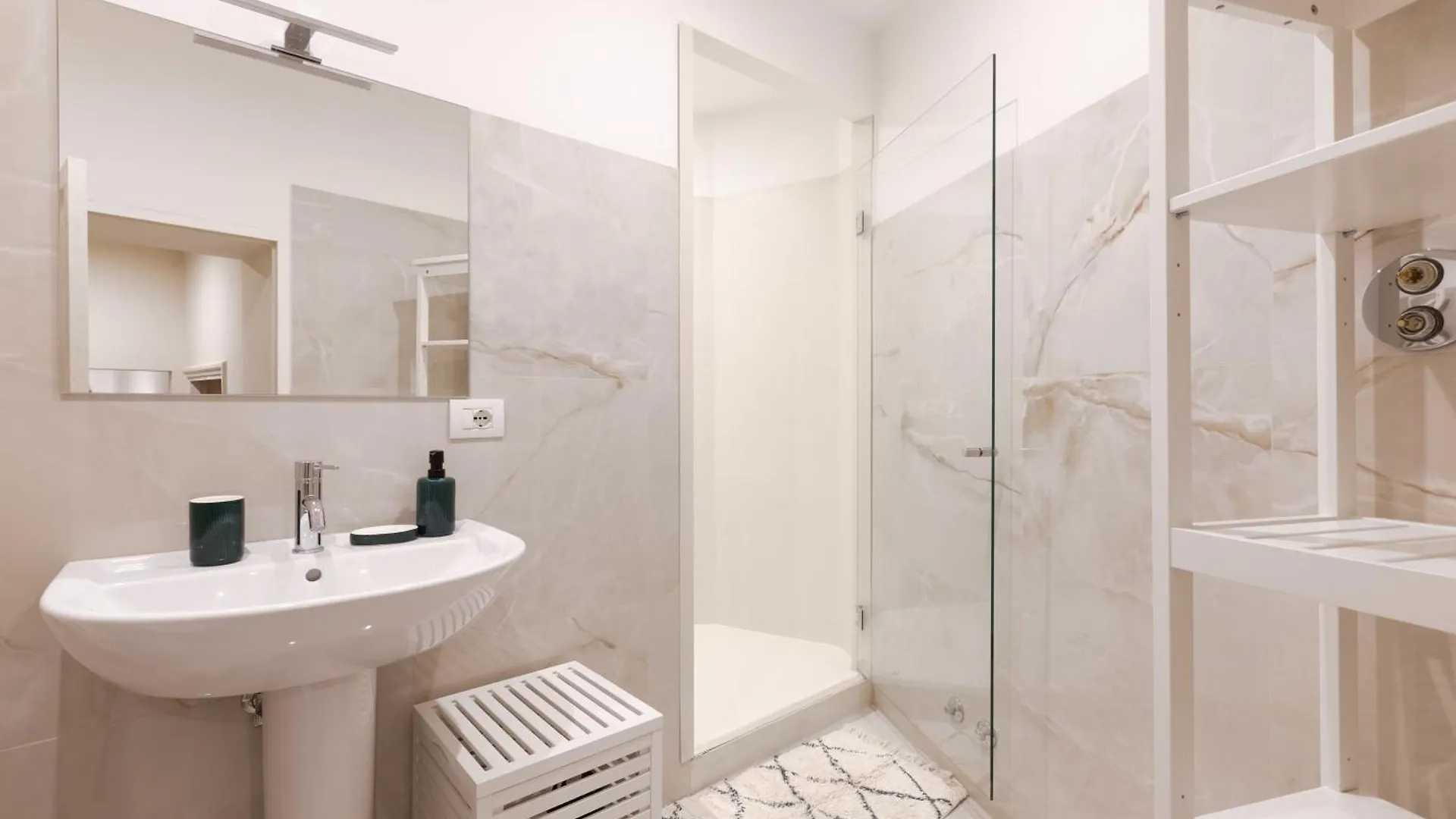 Apartment Coppelle Charme - My Extra Home Rome